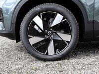 Neu Volvo EX40 Single Motor Extended Range 185 kW (252 PS) 2025 Gruen SUV