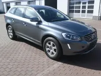 Gebraucht Volvo XC60 Momentum 150 PS (110 kW) 2017 Grau SUV