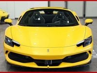 Gebraucht Ferrari 296 662 PS (486 kW) 2024 Gelb Cabrio