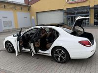 Gebraucht Mercedes E220 194 PS (142 kW) 2019 Weiß Limousine
