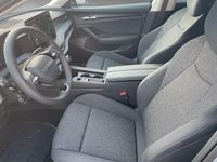 Neu Skoda Superb Essence 150 PS (110 kW) 2025 Silber (aluminiumsilber metallic) Kombi