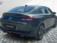 Neu Hyundai i30 140 PS (102 kW) 2026 Grün Limousine