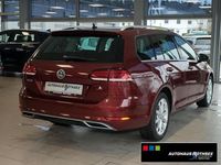 Gebraucht VW Golf VII 150 PS (110 kW) 2019 Cranberry red metallic Kombi