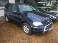 Gebraucht Mercedes ML320 218 PS (160 kW) 2001 Schwarz SUV