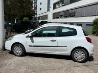 Używany Renault Clio IV 75 KM (55 kW) 2012 Biały Sedan/Limuzyna