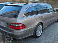 Gebraucht Mercedes E350 Avantgarde 272 PS (200 kW) 2008 Gold Kombi