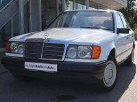 Gebraucht Mercedes E300 109 PS (80 kW) 1987 Weiß Limousine