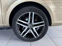 Gebraucht Mercedes V300 Avantgarde 237 PS (174 kW) 2025 Gold Van / Kleinbus