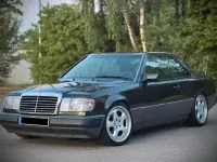 Gebraucht Mercedes 220 132 PS (97 kW) 1993 Schwarz Coupé