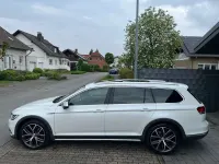 Gebraucht VW Passat Alltrack 239 PS (175 kW) 2017 Oryxweiß perlmutteffekt Kombi