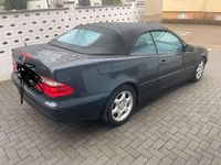 Gebraucht Mercedes CLK200 136 PS (100 kW) 2000 Schwarz Cabrio