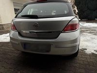 Gebraucht Opel Astra 101 PS (74 kW) 2004 Silber Kombi