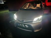 gebraucht Toyota Yaris Hybrid 1.5 VVT-i Life