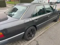 Gebraucht Mercedes E250 1992 Grau Limousine