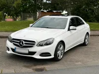 Gebraucht Mercedes E220 Avantgarde 170 PS (125 kW) 2015 Weiß Limousine