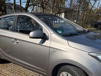 Gebraucht Hyundai i20 Classic 86 PS (63 kW) 2012 Grau Kleinwagen