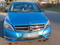 Gebraucht Mercedes B180 122 PS (89 kW) 2014 Blau Van / Kleinbus