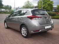 Gebraucht Toyota Auris Edition 116 PS (85 kW) 2016 New medium silver/ grey Limousine