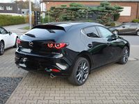 Neu Mazda 3 Nagisa 140 PS (102 kW) 2025 Schwarz (jet black metallic) Limousine