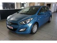 Gebraucht Hyundai i30 Classic 99 PS (72 kW) 2015 Blau Limousine