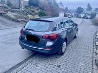 Gebraucht Opel Astra Innovation 140 PS (102 kW) 2011 Grau Kombi