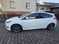 Gebraucht Ford Focus ST-Line 182 PS (133 kW) 2018 Frostweiß Kleinwagen