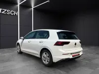 Gebraucht VW Golf VIII Life 110 PS (80 kW) 2023 Weiß Limousine