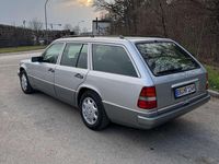 Gebraucht Mercedes E220 150 PS (110 kW) 1995 Silber Kombi