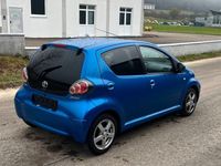 Gebraucht Toyota Aygo 68 PS (50 kW) 2011 Blau Kleinwagen