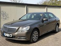 Gebraucht Mercedes E220 170 PS (125 kW) 2012 Silber Limousine