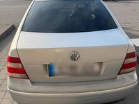 Second-hand VW Bora 105 CP (77 kW) 2000 Argintiu Berlinǎ