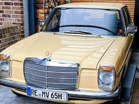 Gebraucht Mercedes 200 95 PS (69 kW) 1974 Beige Limousine