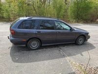 Gebraucht Volvo V40 115 PS (84 kW) 1997 Violet Kombi