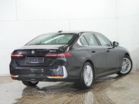 Gebraucht BMW 530e Comfort Edition 299 PS (219 kW) 2024 Saphirschwarz metallic Limousine