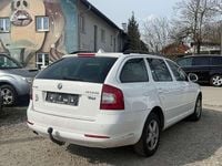 Gebraucht Skoda Octavia Elegance 105 PS (77 kW) 2013 Candyweiss Kombi