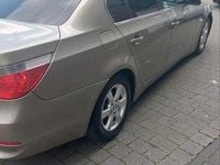 Gebraucht BMW 520 170 PS (125 kW) 2005 Gold Limousine