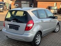 Gebraucht Mercedes A160 95 PS (69 kW) 2012 Silber Kleinwagen