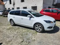 Używany Ford Focus Style 125 KM (91 kW) 2009 Biały Kombi