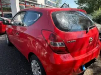 Gebraucht Hyundai i20 77 PS (56 kW) 2011 Rot Kleinwagen