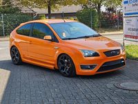 Używany Ford Focus ST 226 KM (166 kW) 2007 Pomarańczowy Sedan/Limuzyna