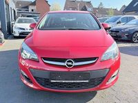 Używany Opel Astra Selection 116 KM (85 kW) 2015 Czerwony Sedan/Limuzyna