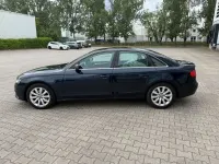 Gebraucht Audi A4 Attraction 160 PS (117 kW) 2011 Blau Limousine