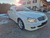 Gebraucht Mercedes CLK200 Elegance 184 PS (135 kW) 2008 Calcitweiss  unilack Coupé