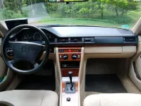 Gebraucht Mercedes E220 150 PS (110 kW) 1993 Braun Limousine
