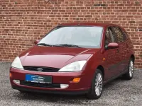 Usado Ford Focus 116 CV (85 kW) 2000 Rojo Berlina