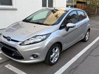 Gebraucht Ford Fiesta 82 PS (60 kW) 2011 Silber Kleinwagen