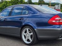 Gebraucht Mercedes E500 Elegance 306 PS (225 kW) 2003 Blau Limousine