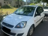Gebraucht Ford Fiesta Ambiente 60 PS (44 kW) 2007 Weiß Kleinwagen
