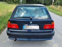 Gebraucht BMW 528 193 PS (141 kW) 1999 Blau Kombi