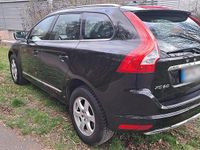 Second-hand Volvo XC60 190 CP (139 kW) 2016 Negru SUV